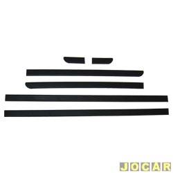 Friso lateral - <b>Volkswagen Gol GL 1.8 Mi 4P - Bola de 1998 at 1999</b> - Gol GL 1998 at 1999 - 4 portas - 4 portas - autoadesivo - preto - jogo