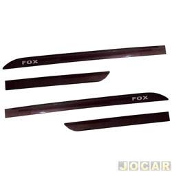 Friso lateral - <b>Volkswagen Fox 1.6 8V I-Motion Total Flex 4P de 2009 at 2014</b> - Fox 2010 at 2016 - Vermelho opera - perfil faco - autoadesivo - jogo