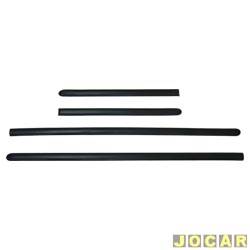 Friso lateral - <b>Chevrolet Blazer 4X2 2.2 MPFI gasolina de 1997 at 2000</b> - Blazer 1995 at 2000 - autoadesivo - preto - jogo