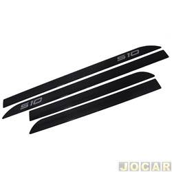 Friso lateral - <b>Chevrolet S10 Cabine Dupla LT 4X2 2.5 16V Flexpower de 2016 at 2020</b> - S10 2017 at 2020 - Preto ouro negro - perfil faco - autoadesivo - jogo