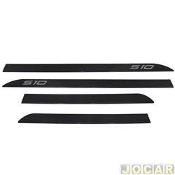 Friso lateral - <b>Chevrolet S10 Cabine Dupla LT 4X2 2.5 16V Flexpower de 2016 at 2020</b> - S10 2017 at 2020 - Cinza grafite - perfil faco - autoadesivo - jogo
