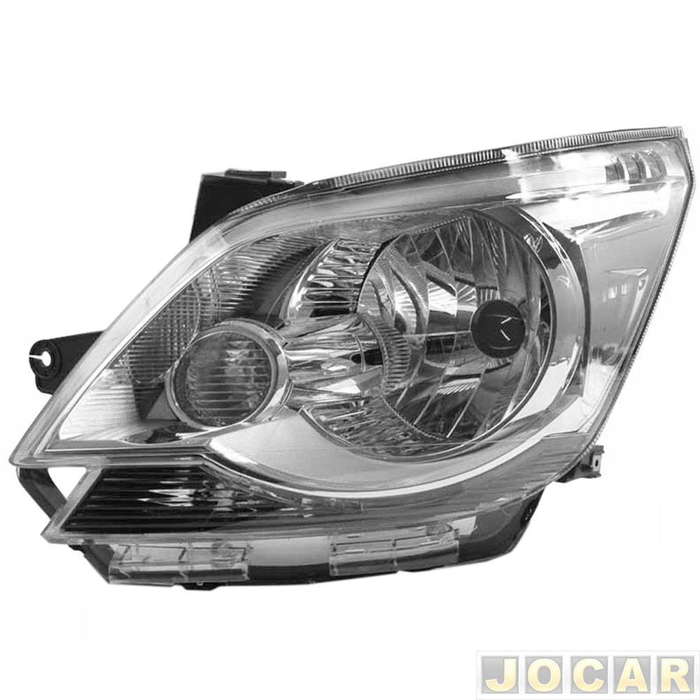 Farol principal - importado - Cobalt 2012 até 2015 - máscara cromada - cromado - lado do motorista - cada (unidade) - ZN14143057