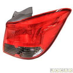Lanterna traseira principal - importado - Chevrolet Onix Hatch Effect 1.4 8V SPE/4 cmbio manual Flex 4P de 2014 at 2016 - Onix 2012 at 2016 - fum - lado do passageiro - cada (unidade) - ZN14143268