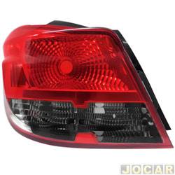 Lanterna traseira principal - Depo - <b>Chevrolet Onix Hatch LT 1.4 8V SPE/4 cmbio automtico Flex 4P de 2013 at 2016</b> - Onix 2012 at 2016 - fum - lado do motorista - cada (unidade) - 24691