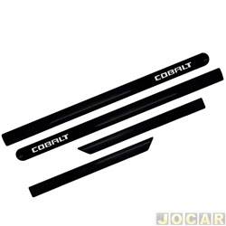 Friso lateral - <b>Chevrolet Cobalt Elite 1.8 8V cmbio automtico flex 4P de 2016 at 2020</b> - Cobalt 2011 at 2020 - Preto Carbon Flash - autoadesivo - jogo