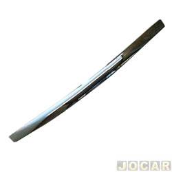 Friso aplique do cap dianteiro - alternativo - Tong Yang - <b>Ford Focus Hatch Titanium 2.0 16V Flex de 2010 at 2013</b> - Focus 2009 at 2013 - autoadesivo - cromado - cada (unidade) - 21637