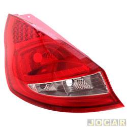 Lanterna traseira principal - TYC - <b>Ford Fiesta Hatch Titanium 1.6 16V PowerShift Flex 4P - New Fiesta de 2013 at 2018</b> - New Fiesta 2013 at 2018 - colmeia - vermelho e branco - lado do motorista - cada (unidade) - 21055