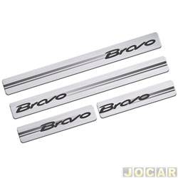 Aplique da soleira - Sport Inox - <b>Fiat Bravo Essence 1.8 16V Dualogic Plus Flex 4P de 2012 at 2016</b> - Bravo 2010 at 2016 4 portas - resina ao escovado - autoadesivo - jogo - FT019E4P