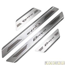 Aplique da soleira - Mult - <b>Fiat Bravo Essence 1.8 16V Dualogic Plus Flex 4P de 2012 at 2016</b> - Bravo 2010 at 2016 4 portas - ao inox escovado autoadesivo - jogo - 11101