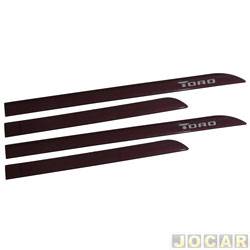Friso lateral - <b>Fiat Toro Freedom 1.8 16V cmbio automtico 4X2 flex de 2021 at 2022</b> - Toro 2016 em diante - Vermelho Tribal - perfil faco - autoadesivo - jogo