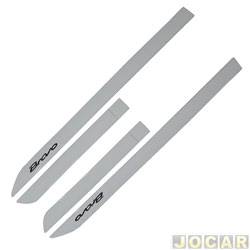 Friso lateral - <b>Fiat Bravo Essence 1.8 16V Dualogic Plus Flex 4P de 2012 at 2016</b> - Bravo 2010 at 2016 - branco banchisa - perfil faco - autoadesivo - jogo