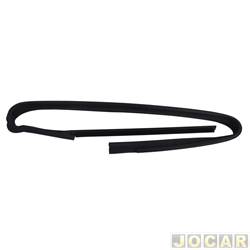 Canaleta - <b>Fiat Uno Way 1.0 6V EVO Flex 4P de 2017 at 2021</b> - Uno 2010 at 2021 - 4 portas - com pestana externa - preta - traseiro - lado do passageiro - cada (unidade)