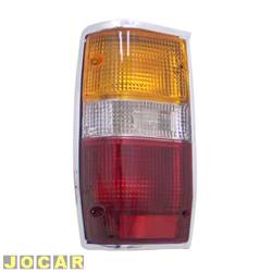 Lanterna traseira principal - alternativo - Mitsubishi L-200 Cabine Simples CS 4X2 2.5 Turbo diesel de 1992 at 1995 - L-200 1991 at 2004 - com aro cromado - tricolor - lado do motorista - cada (unidade)