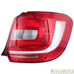 Lanterna traseira principal - TYC - <b>Renault Sandero Rip Curl 1.6 8V Hi-Power de 2015 at 2017</b> - Sandero 2014 at 2019 - bicolor - lado do passageiro - cada (unidade) - 25172
