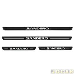 Aplique da soleira - Emblemax - <b>Renault Sandero Stepway Rip Curl 1.6 8V Hi-Power de 2015 at 2016</b> - Sandero 2014 em diante - resinado - 4 portas - autoadesivo - preto e cromado - jogo - SOL005