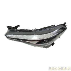 Farol principal - TYC - Toyota Corolla Cross XR 2.0 16V CVT Flex 4x2 4P  de 2021 em diante - Corolla Cross 2021 em diante - eltrico com motor led e friso azul - lado do motorista - cada (unidade) - 32015